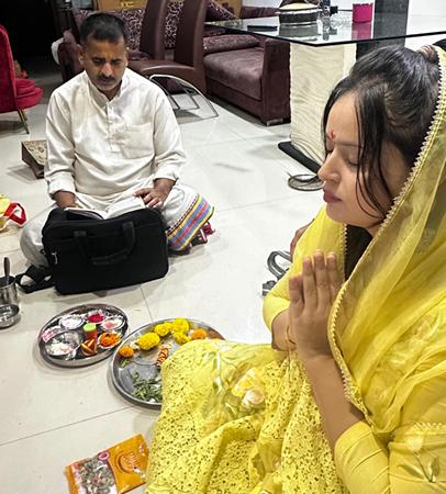 बॉलीवुड सावी सिंह चौहान ने चंडी पाठ और सुंदरकांड पाठ के माध्यम से देश के वीर सैनिकों के लिए की विशेष प्रार्थना देश की सुरक्षा, एकता और विजय के लिए आध्यात्मिक संकल्प