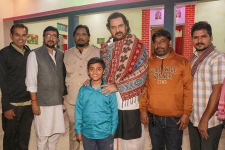 निर्माता अजीत मिश्रा और निर्देशक बबलू गद्दी की भोजपुरी फिल्म ‘भूख’ की शूटिंग समाप्त