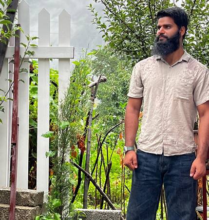 Navigating The Terrain: Suhail Shafi  Young Srinagar Entrepreneur Triumphs Over Supply Chain Bottlenecks.