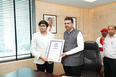 CM Devendra Fadnavis Felicitates Samudra Jetha Aryan Singh Dadiala At Mantralaya